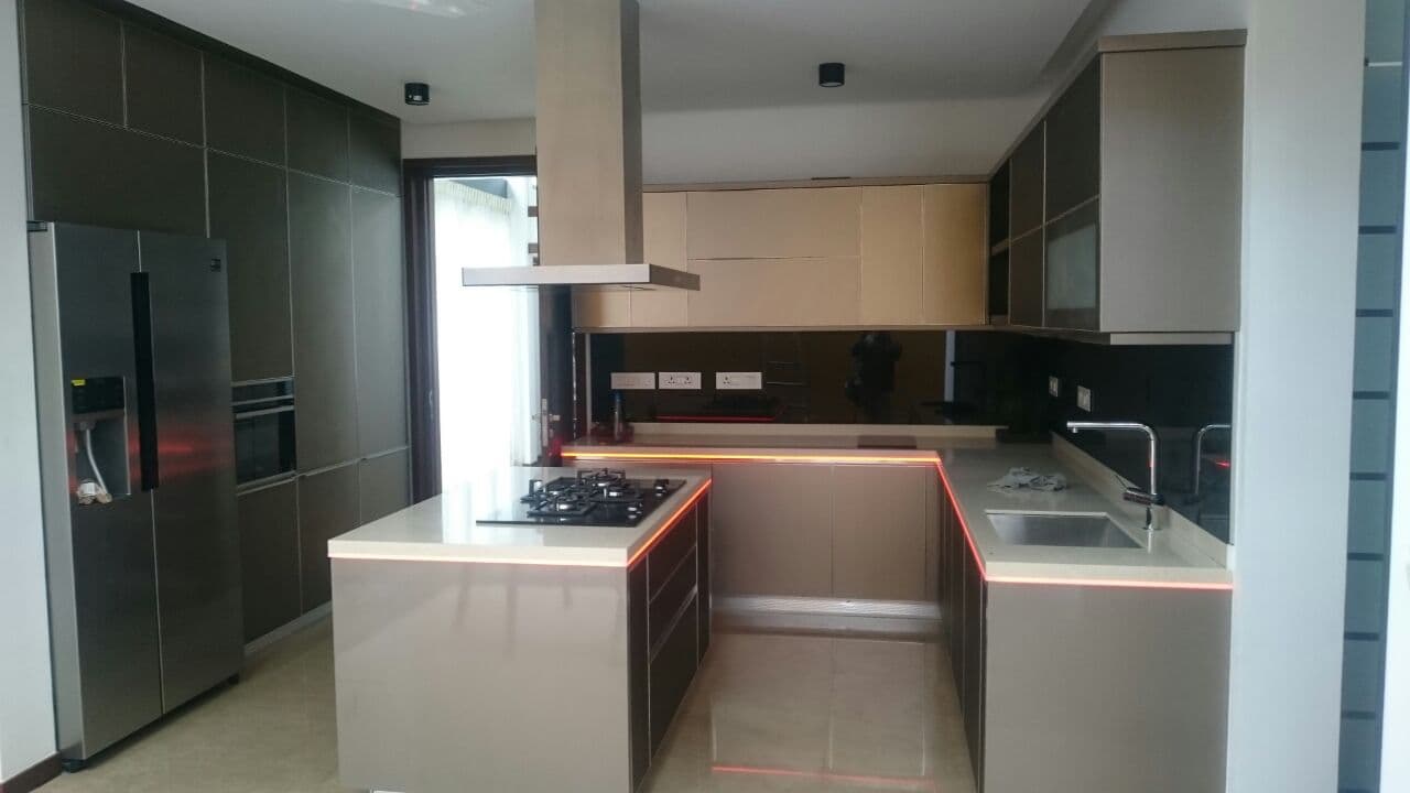 SS 304 Modular Kitchen with Termite-Free Solution