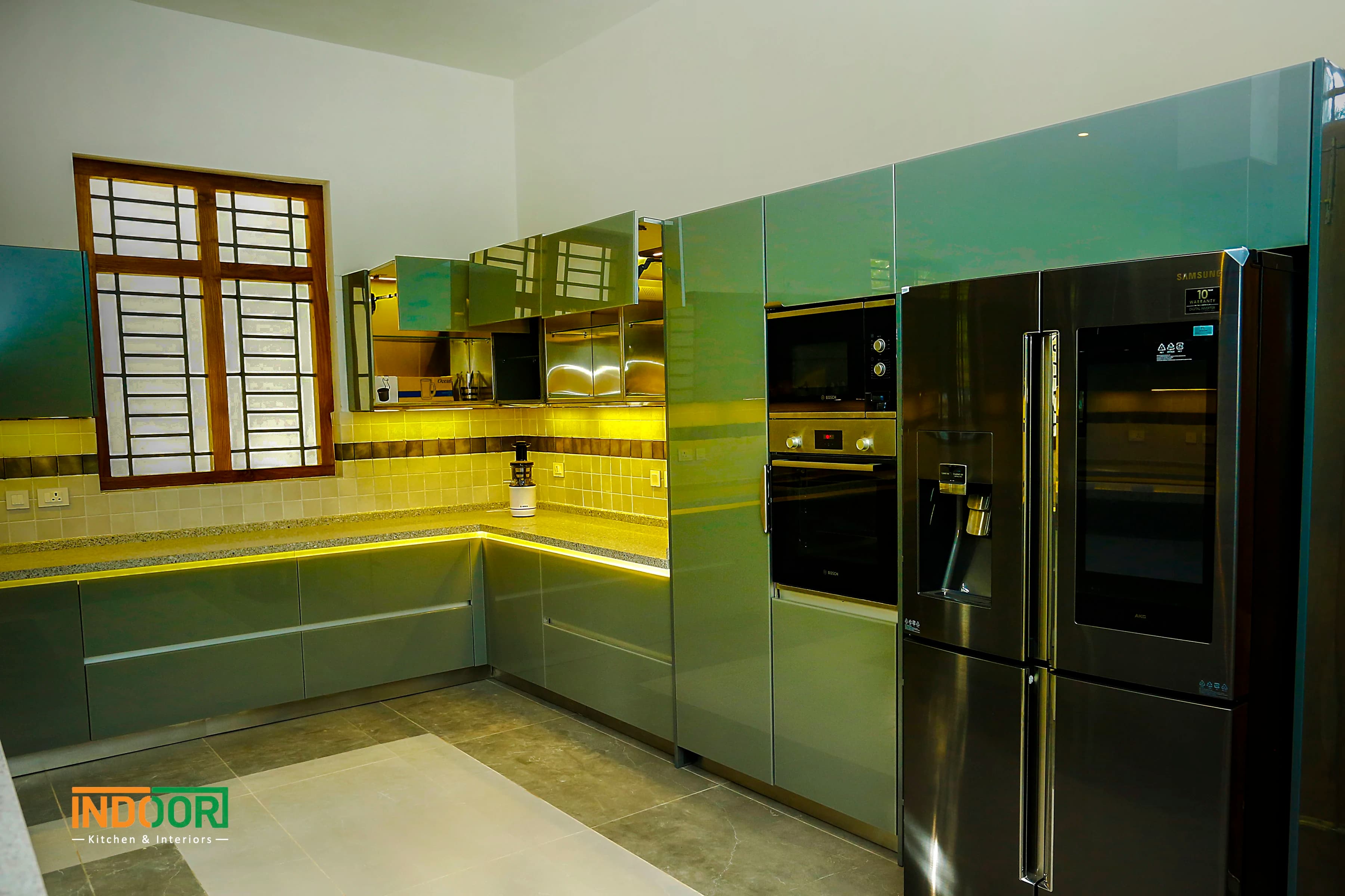 European Standard Handleless Stainless Steel Kitchen